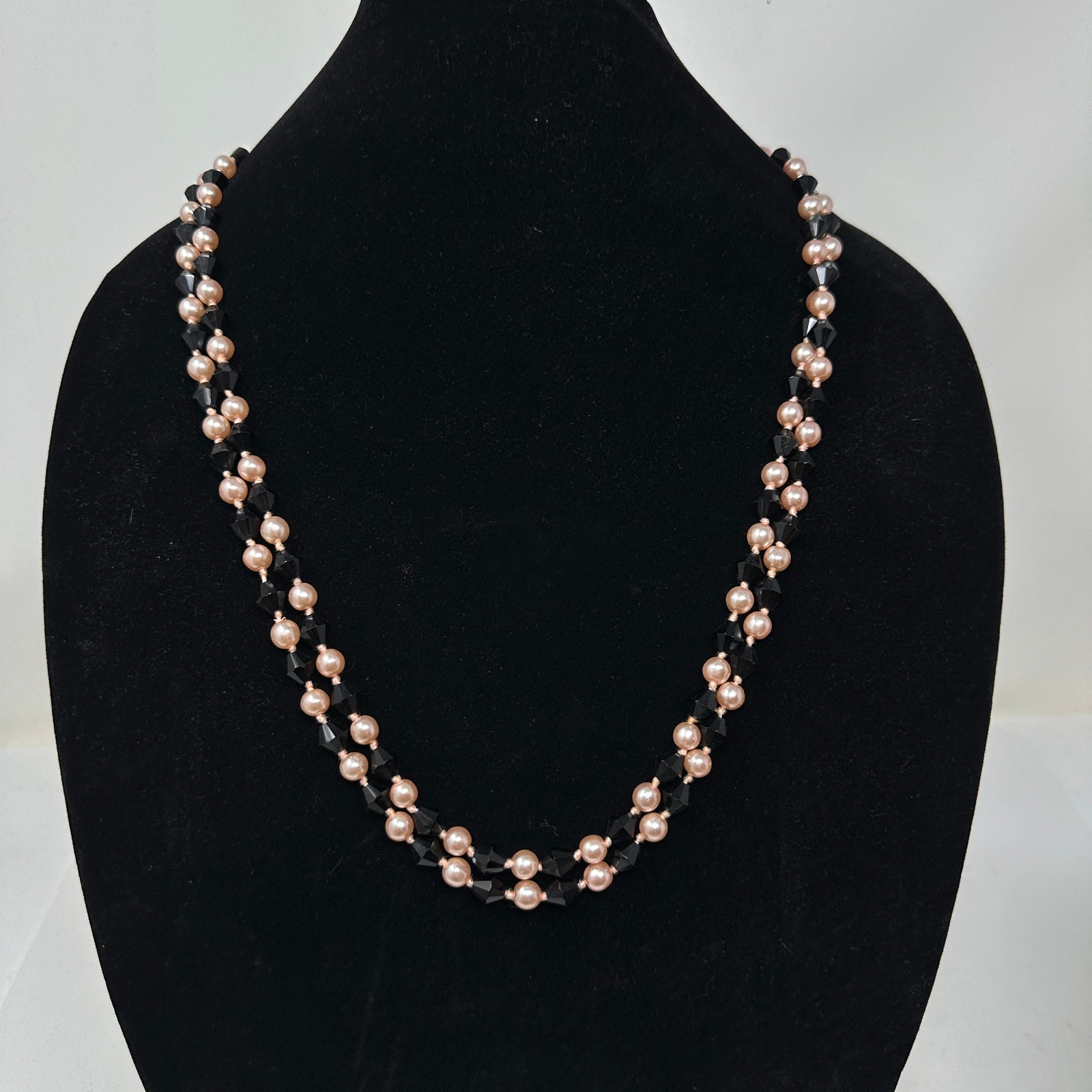 Vintage Long Strand Beaded Necklace Black Pink Beads 23$